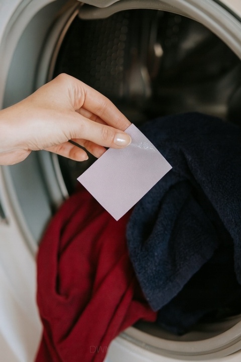 At Home Wash chusteczki wyłapujące kolor 16 szt. ochrona tkanin prania