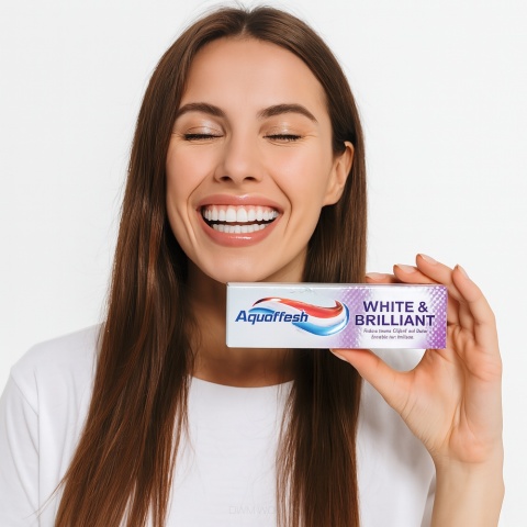 Aquafresh White & Brillant 75ml pasta wybielająca zęby, świeży oddech