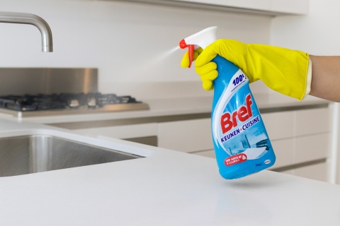Bref Spray do Kuchni 750ml z Alkoholem Czyszczenie Wielofunkcyjne