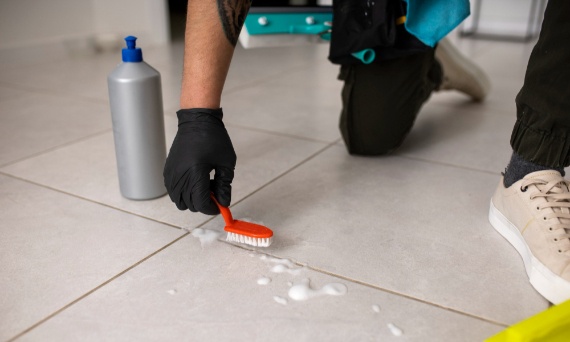 Czyszczenie fug – jak je skutecznie doczyścić?